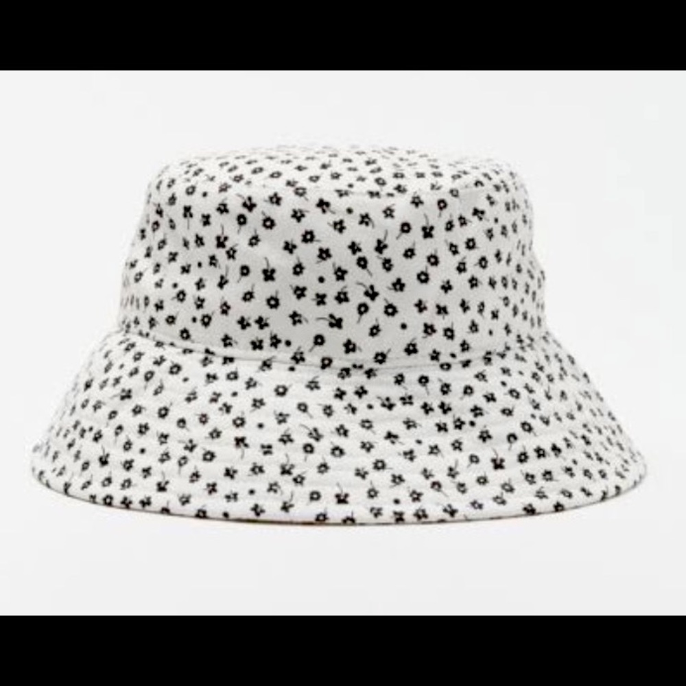 Urban Outfitters Posey Printed Bucket Hat